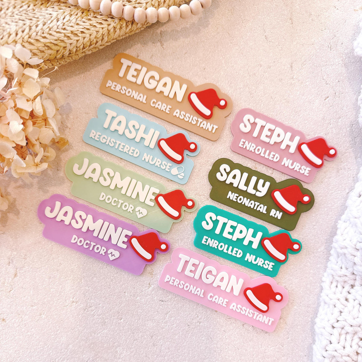 Christmas Name Badge – Personalised Wreath Design, Magnetic or Pin – photo 3